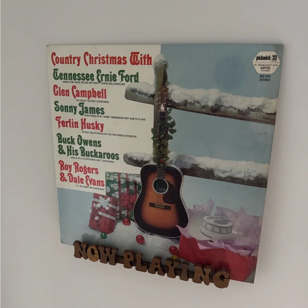 'Now Playing' Vinyl Holder Wall Decor